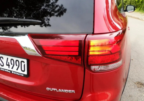 Mitsubishi Outlander cena 65700 przebieg: 99000, rok produkcji 2016 z Radom małe 631